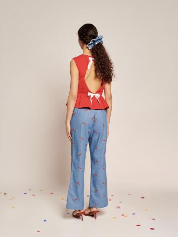 Блузка без рукавов