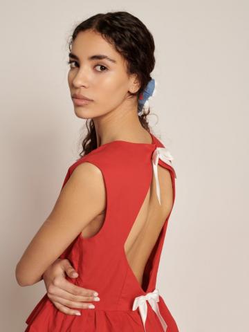 Блузка без рукавов