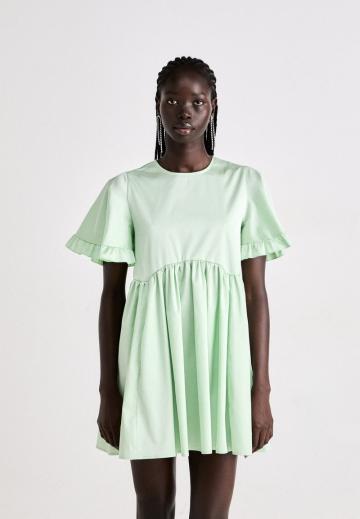 Короткое платье