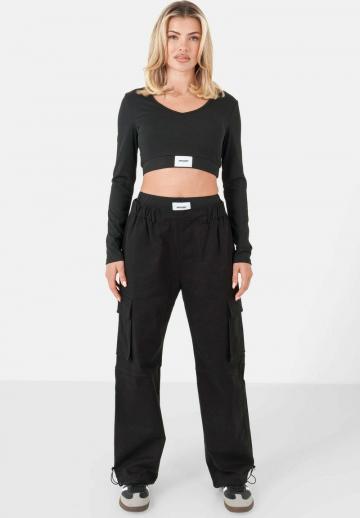 Брюки с накладными карманами