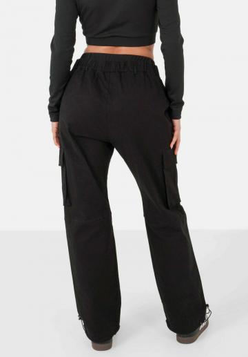 Брюки с накладными карманами