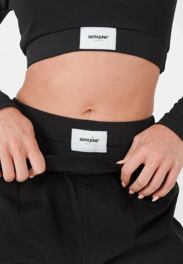 Брюки с накладными карманами