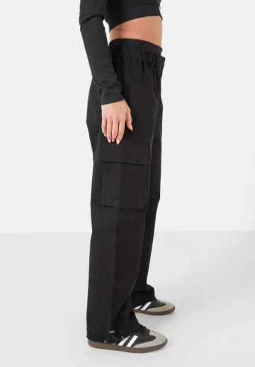 Брюки с накладными карманами