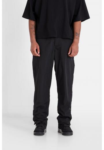 Брюки с накладными карманами