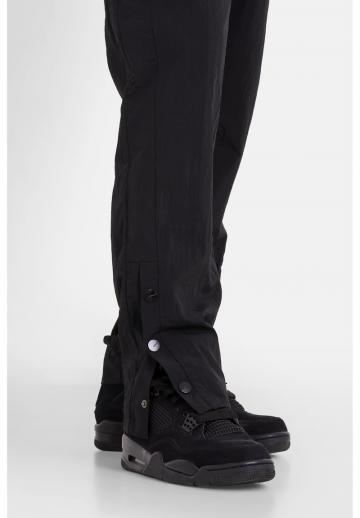 Брюки с накладными карманами