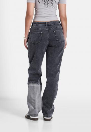 Прямые джинсы