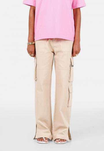 Брюки с накладными карманами