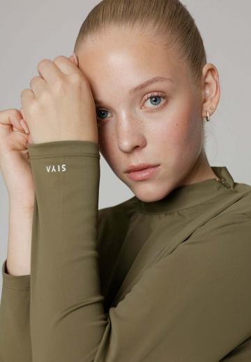 Слитный купальник