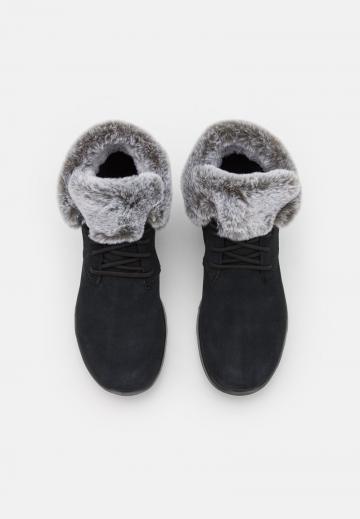 Ботинки на шнуровке