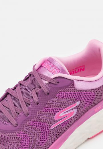 Беговые кроссовки