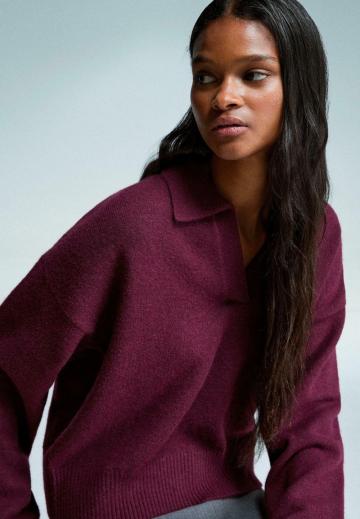 Пуловер с вырезом V