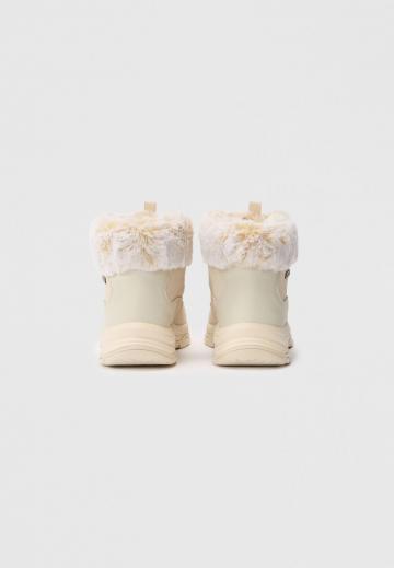 Сапожки на танкетке