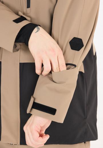 Сноубордическая куртка