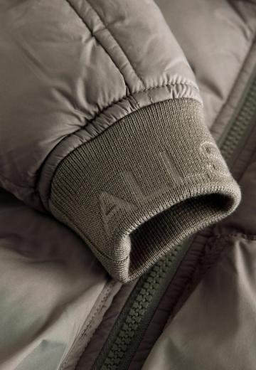 Зимняя куртка