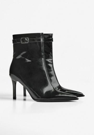 Высокие сапоги