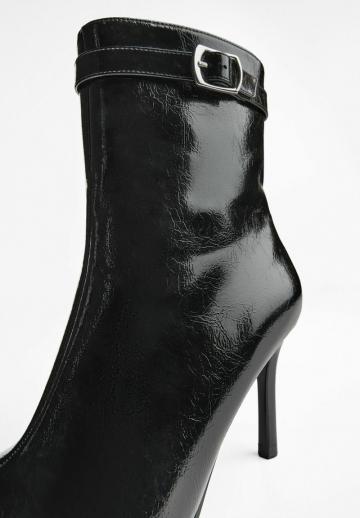 Высокие сапоги