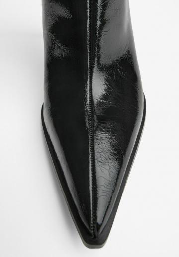 Высокие сапоги