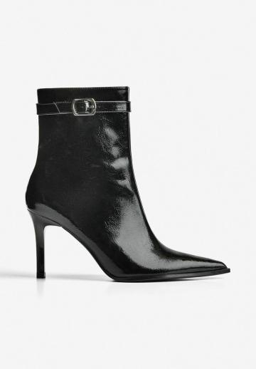 Высокие сапоги