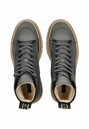 Ботинки на шнуровке