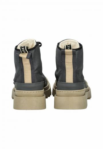 Ботинки на шнуровке