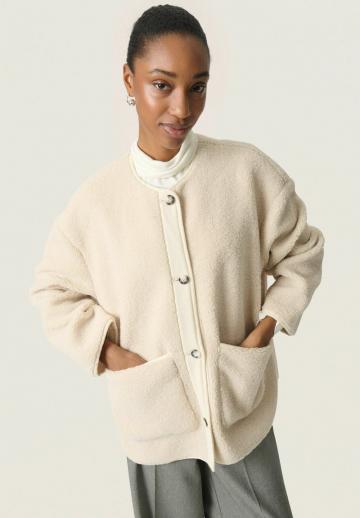 Короткое пальто