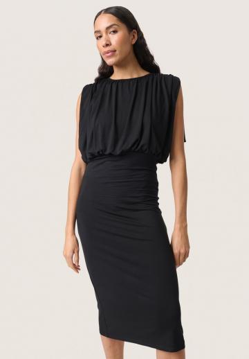 Платье футляр