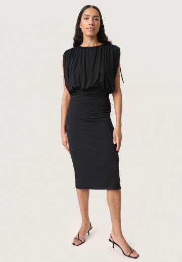 Платье футляр