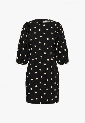 Короткое платье