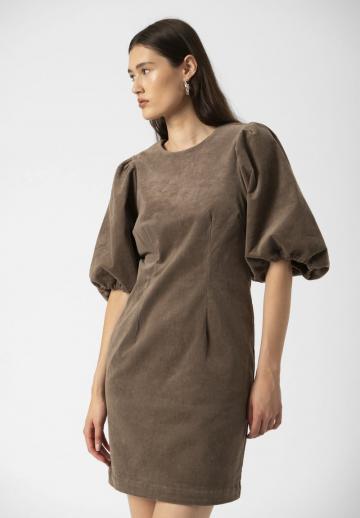 Короткое платье