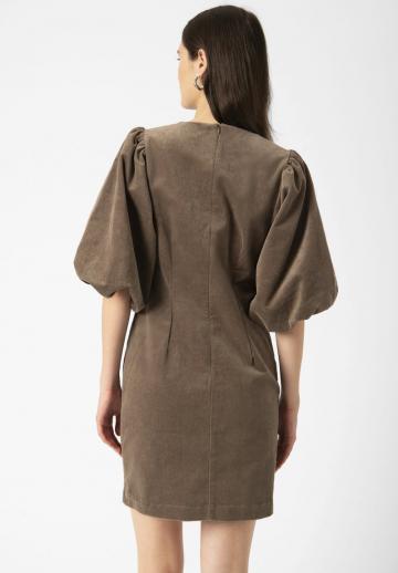 Короткое платье