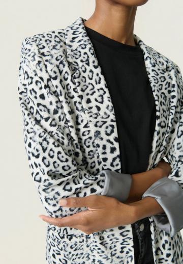 Длинный блейзер