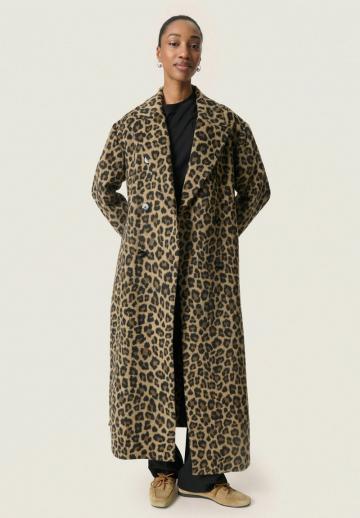 Шерстяное пальто