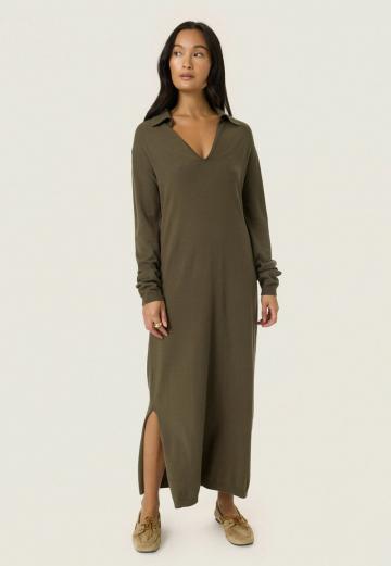 Вязаное платье