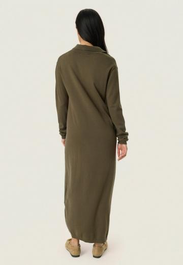 Вязаное платье