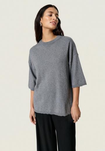 Пуловер с рукавом три четверти