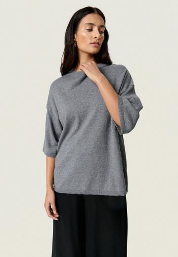 Пуловер с рукавом три четверти