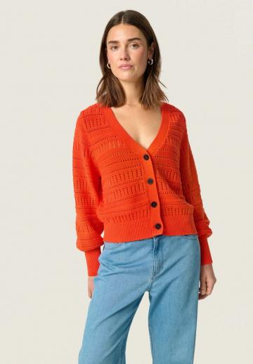 Вязаная кофта