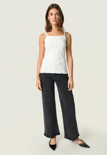 Топ на бретельках