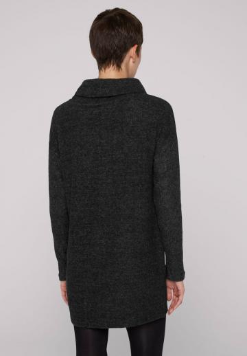 Вязаное платье