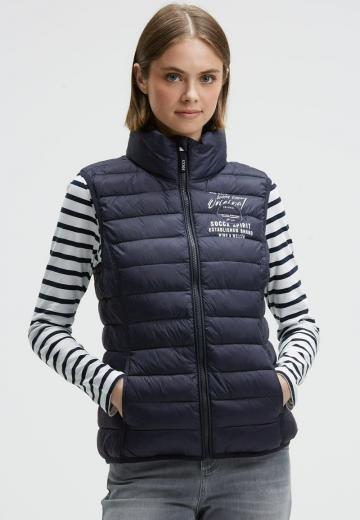 Стеганый жилет