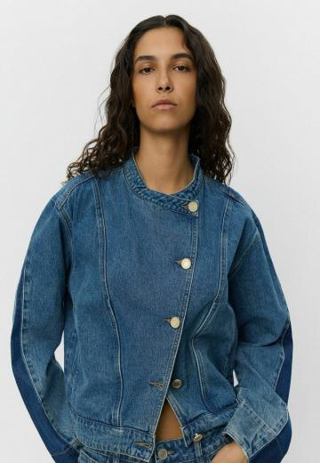 Джинсовая куртка
