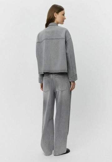 Джинсовая куртка