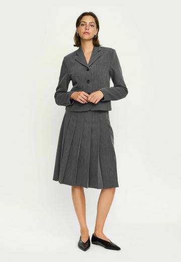 Блейзер с накладными карманами