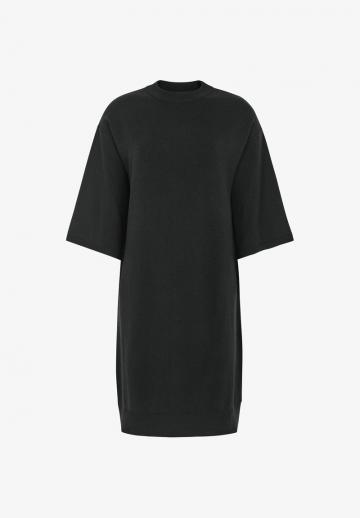 Вязаное платье