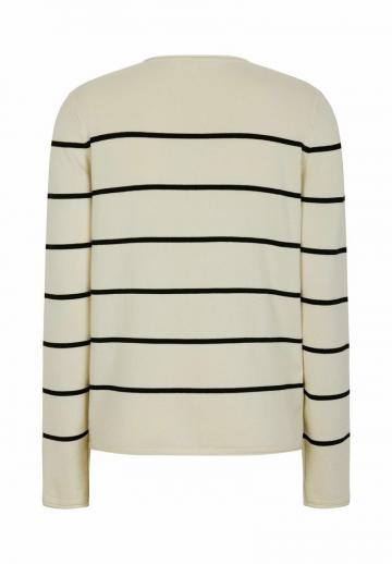 Пуловер в полоску