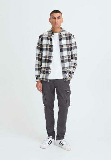 Брюки с накладными карманами