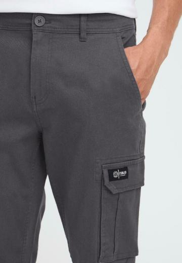 Брюки с накладными карманами