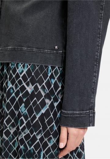 Джинсовая куртка