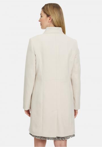 Короткое пальто