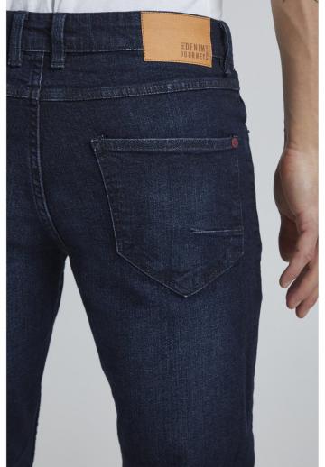 Узкие джинсы